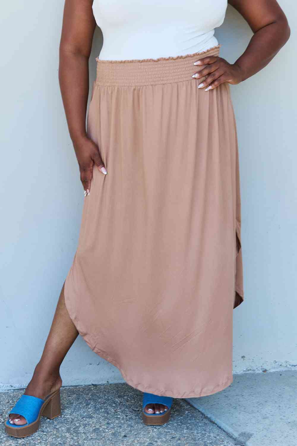 Plus-size High Waist Scoop Hem Maxi Skirt in Tan